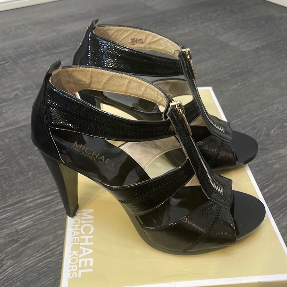 Michael Kors Berkley T-Strap Sandal